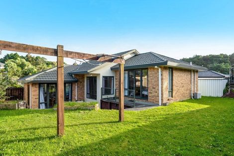 Photo of property in 13 De Havilland Drive, Goodwood Heights, Auckland, 2105