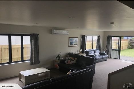 Photo of property in 4a Harding Avenue, Te Atatu South, Auckland, 0610