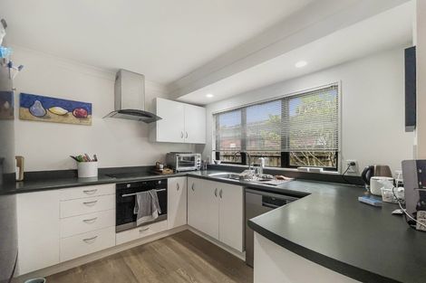 Photo of property in 2/358 Waiwhetu Road, Fairfield, Lower Hutt, 5011