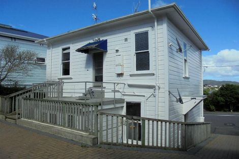 Photo of property in 98a Northland Road, Northland, Wellington, 6012