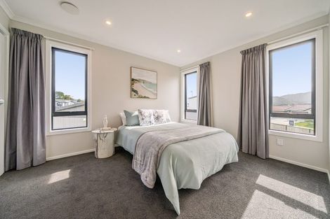 Photo of property in 52 Mawai Hakona Drive, Wallaceville, Upper Hutt, 5018