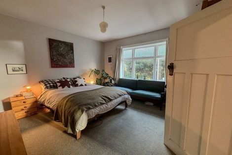 Photo of property in 1 Hungerford Road, Lyall Bay, Wellington, 6022