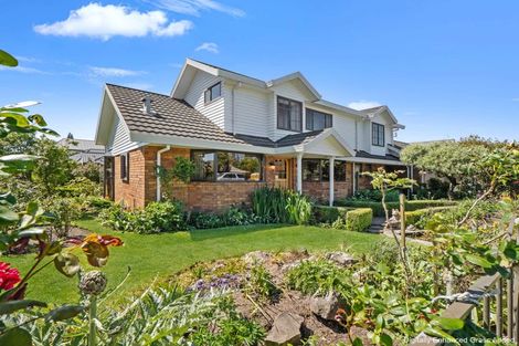 Photo of property in 10 Regency Crescent, Redwood, Christchurch, 8051