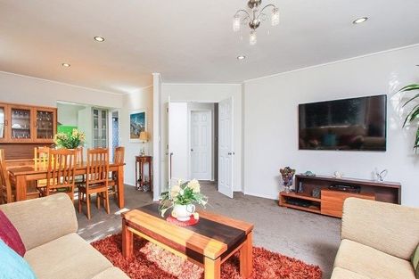 Photo of property in 2/29 Eastern Beach Road, Eastern Beach, Auckland, 2012