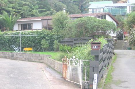 Photo of property in 11 Hibiscus Grove, Maungaraki, Lower Hutt, 5010