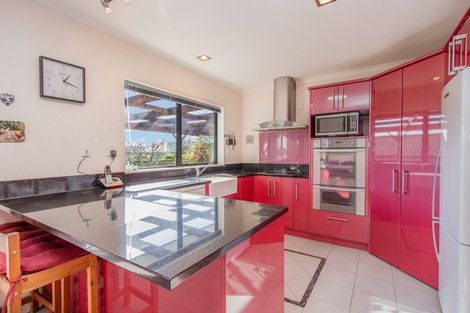 Photo of property in 16 Stanley Drive, Lynmore, Rotorua, 3010