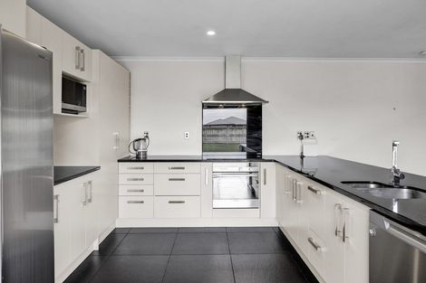 Photo of property in 14 Larlin Drive, Hawera, 4675