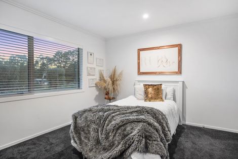 Photo of property in 583 State Highway 16, Kumeu, 0891