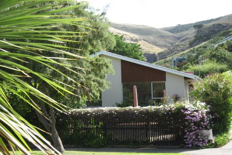 Photo of property in 1/3 Finnsarby Place, Sumner, Christchurch, 8081