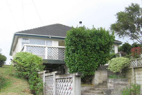 Photo of property in 8 Raroa Terrace, Tawa, Wellington, 5028