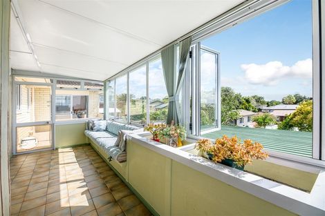 Photo of property in 35 Spence Road, Henderson, Auckland, 0612