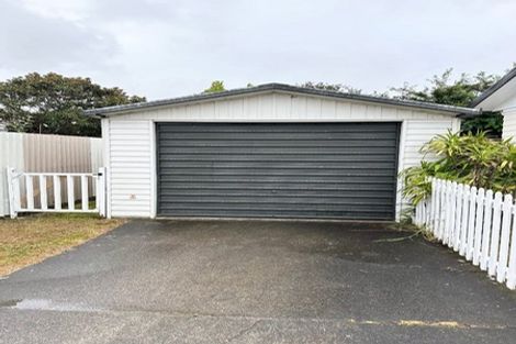 Photo of property in 1/6 Penion Drive, Flat Bush, Auckland, 2023