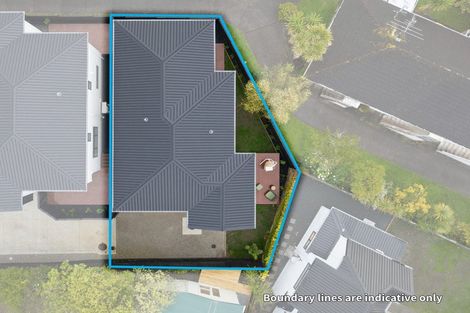 Photo of property in 8c Catalina Crescent, Forrest Hill, Auckland, 0620