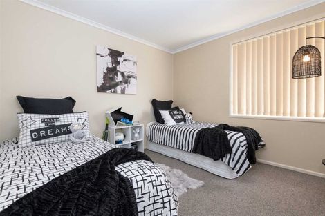 Photo of property in 4 Willscarlet Lane, Hamilton East, Hamilton, 3216