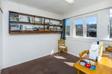 Photo of property in 11 York Avenue, Heretaunga, Upper Hutt, 5018