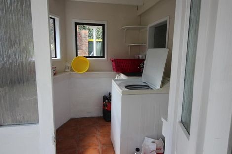 Photo of property in 17 Rimutaka Place, Titirangi, Auckland, 0604