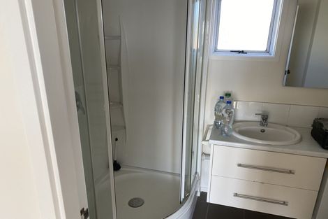 Photo of property in 10/2 Oriental Terrace, Mount Victoria, Wellington, 6011