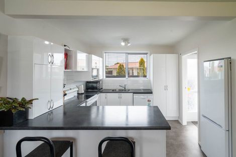 Photo of property in 12 Cowper Place, Avondale, Christchurch, 8061