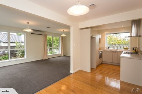 Photo of property in 2/14a Garreg Road, Fendalton, Christchurch, 8052