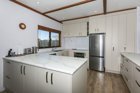 Photo of property in 2 Bale Place, Havelock North, 4130