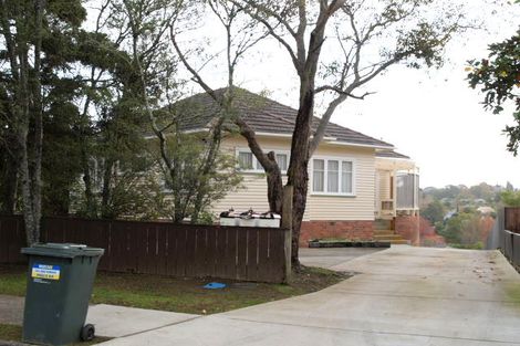 Photo of property in 11a Evelyn Road, Cockle Bay, Auckland, 2014