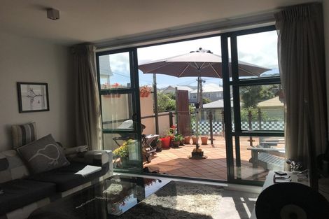 Photo of property in 50b Hawker Street, Mount Victoria, Wellington, 6011