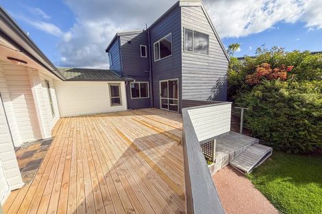 Photo of property in 8 Ngahere Views, Orewa, 0931