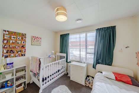 Photo of property in 1 Latham Stubbs Crescent, Waipawa, 4210