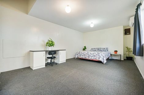 Photo of property in 8 Riverview Road, New Lynn, Auckland, 0600
