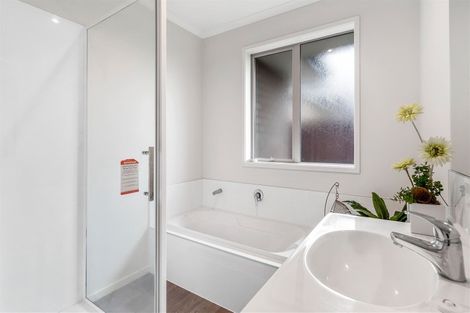 Photo of property in 36 Shillingford Boulevard, Rolleston, 7615