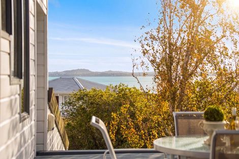 Photo of property in 16 Oakpark Place, West Harbour, Auckland, 0618