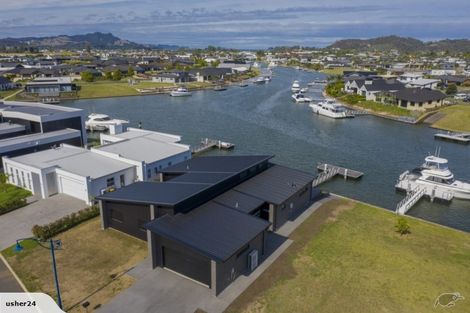 Photo of property in 14 Lady Jocelyn Place, Whitianga, 3510