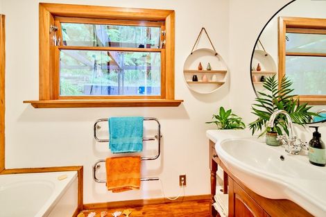 Photo of property in 33 Kairimu Street, Stokes Valley, Lower Hutt, 5019