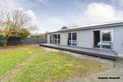 Photo of property in 40 Ruamahanga Crescent, Terrace End, Palmerston North, 4410