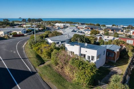 Photo of property in 2 Queen Street, Brighton, Dunedin, 9035