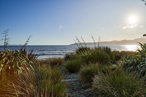Photo of property in 18 Arawa Street, Raumati Beach, Paraparaumu, 5032