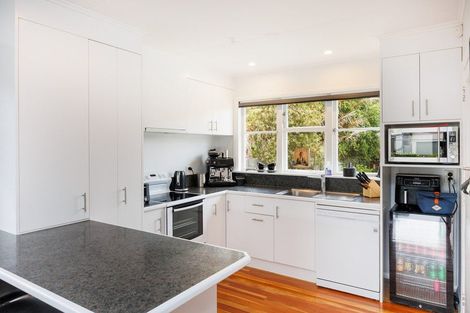 Photo of property in 3 Wincanton Place, Awapuni, Palmerston North, 4412