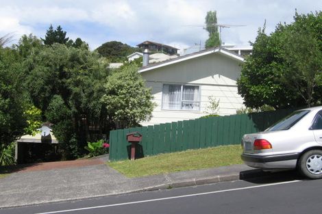 Photo of property in 25 Trias Road, Totara Vale, Auckland, 0629