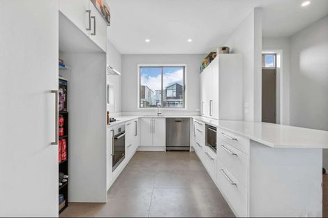 Photo of property in 20 Courage Road, Papakura, 2110