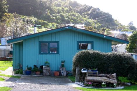 Photo of property in 3 Brandon Street, Featherston, 5710