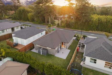 Photo of property in 103 Station Road, Kumeu, 0891