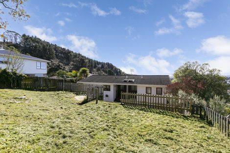 Photo of property in 7 Saint Aidans Way, Tawa, Wellington, 5028