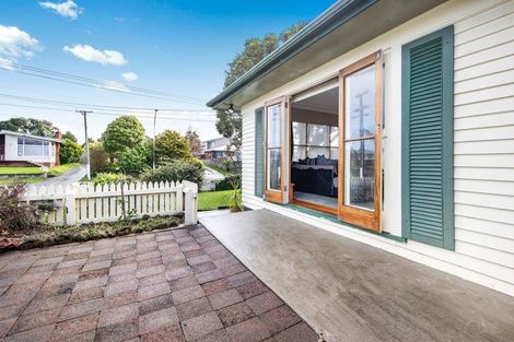 Photo of property in 37 Mckean Avenue, Manurewa, Auckland, 2102