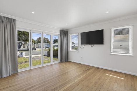 Photo of property in 25 Waimea Street, Westown, New Plymouth, 4310