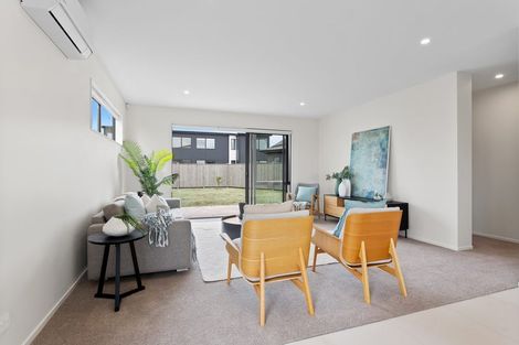 Photo of property in 10 Seafoam Road, Rosehill, Papakura, 2113