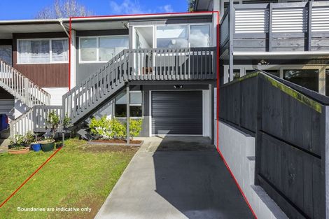 Photo of property in 3/2 Bentley Avenue, Glenfield, Auckland, 0629