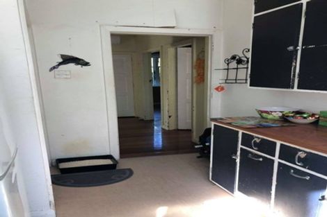 Photo of property in 60 Sunshine Avenue, Karori, Wellington, 6012