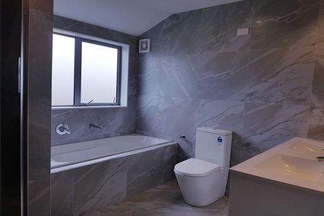 Photo of property in 812b East Coast Road, Oteha, Auckland, 0630