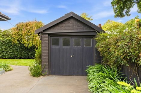 Photo of property in 139 Eglinton Road, Mornington, Dunedin, 9011