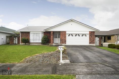 Photo of property in 5 Rosebank Avenue, Kelvin Grove, Palmerston North, 4414